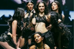 KATSEYE presenta Internet Girl