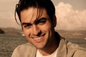 Matteo Bocelli en concierto presentando su álbum Enamorarse en Buenos Aires 2026