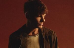 Louis Tomlinson cantante británico presenta su nuevo álbum How Did I Get Here 2026