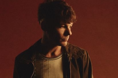 Louis Tomlinson presenta How Did I Get Here?, su álbum más honesto y personal